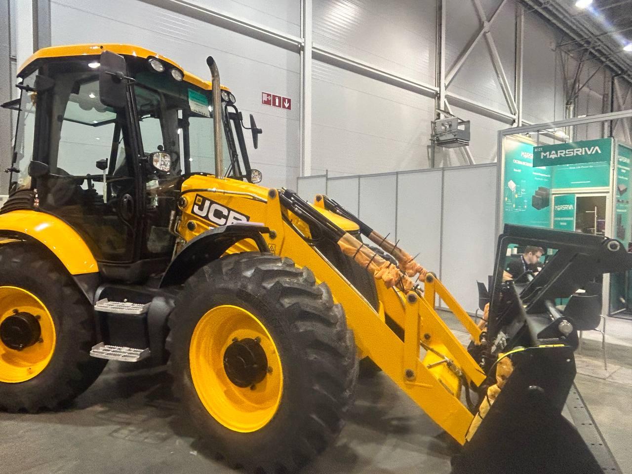 Фото В Новосибирске на строительной выставке показали скульптуру «Богомол» в 800 кг  и новейшую технику 3